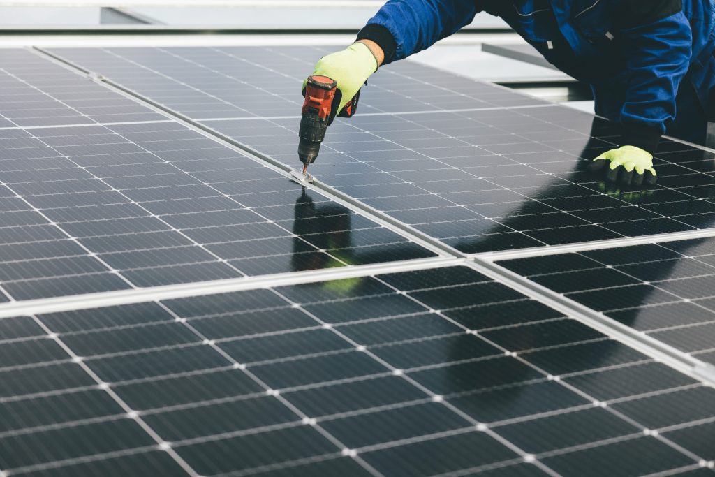 découvrez les nouvelles aides solaires pour l'année 2025 ! profitez des subventions et incitations financières pour installer des panneaux photovoltaïques et réduire votre facture d'énergie. renseignez-vous sur les conditions d'éligibilité et les démarches à suivre pour bénéficier de ces aides écologiques et économiques.